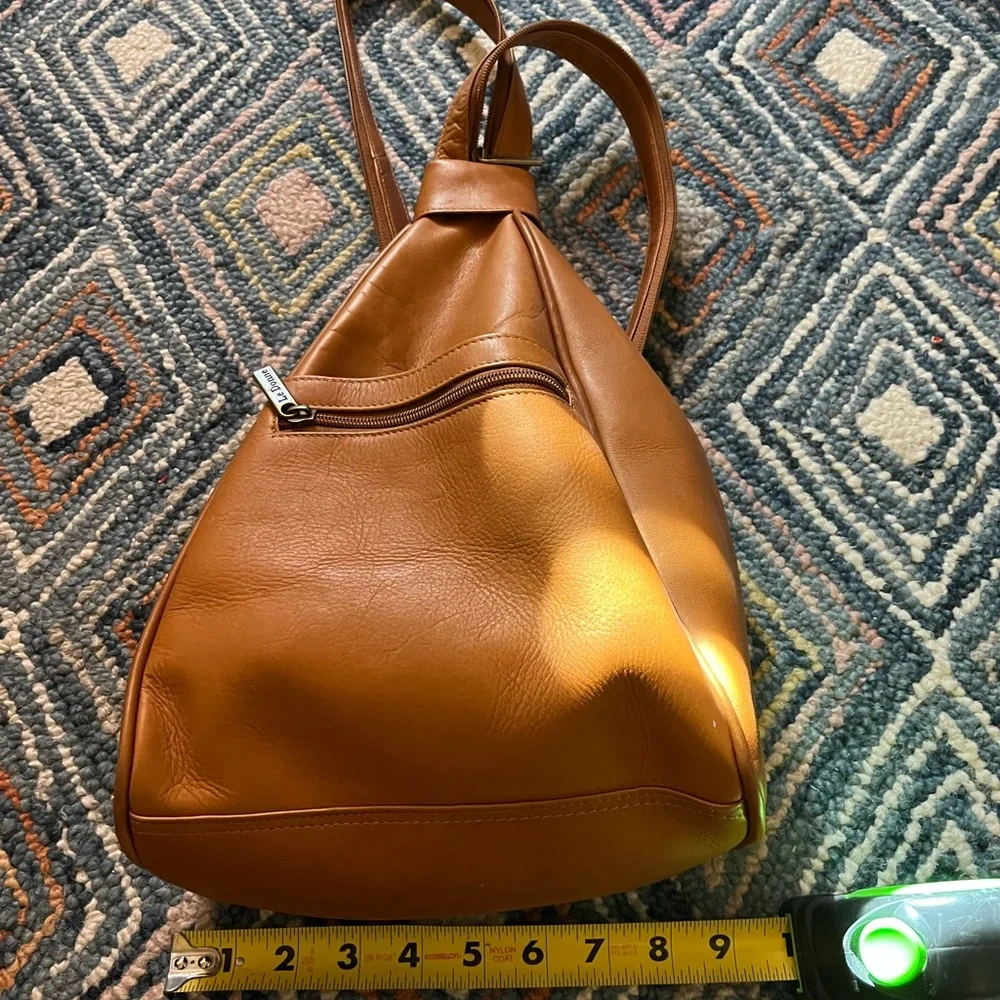 Le Donne Stylish Tan Leather Backpack